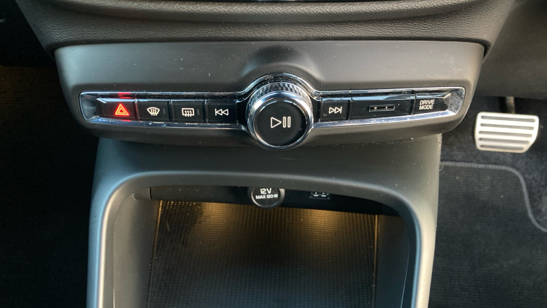 Volvo Xc40 2.0 D3 R DESIGN 5dr AWD Geartronic Diesel Estate